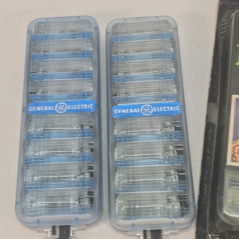 GE Flip Flash II Twin Pack Camera Bulbs 32 Flashes Made In USA NOS Vtg‎